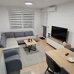 Bulevar Free Garage 4 *